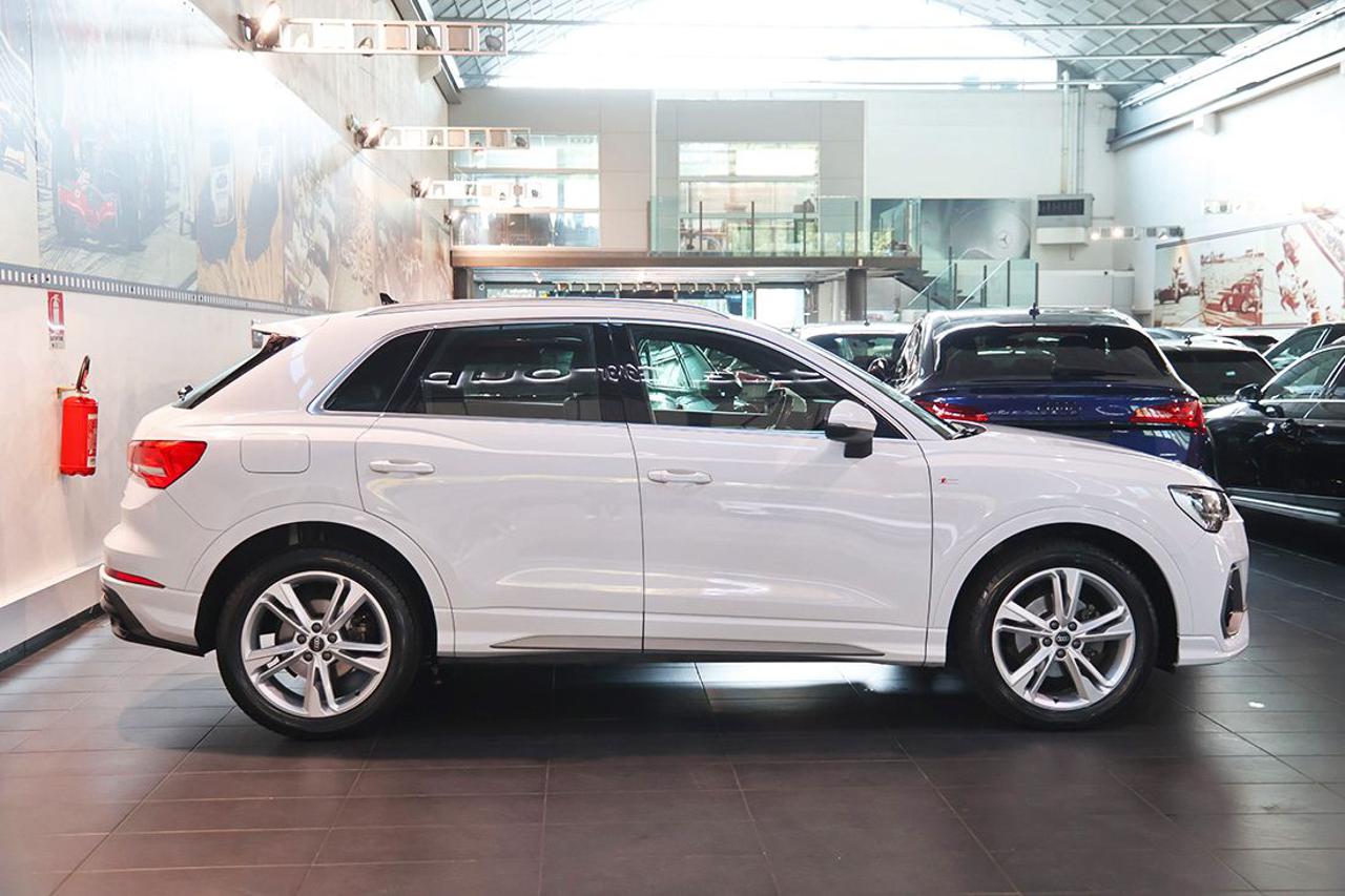 AUDI Q3 35 TDI Quattro S-Tronic S-Line - 2