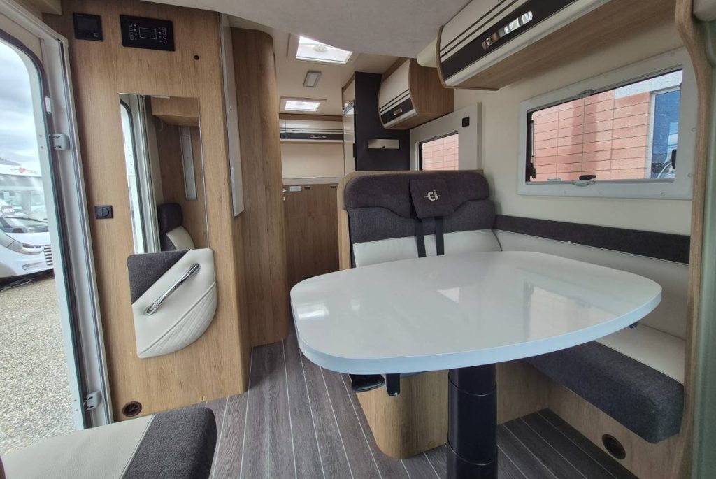 Caravans International Horon 94 XT