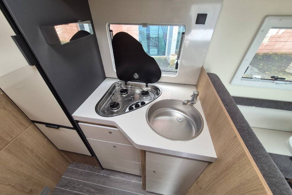 Caravans International Horon 94 XT