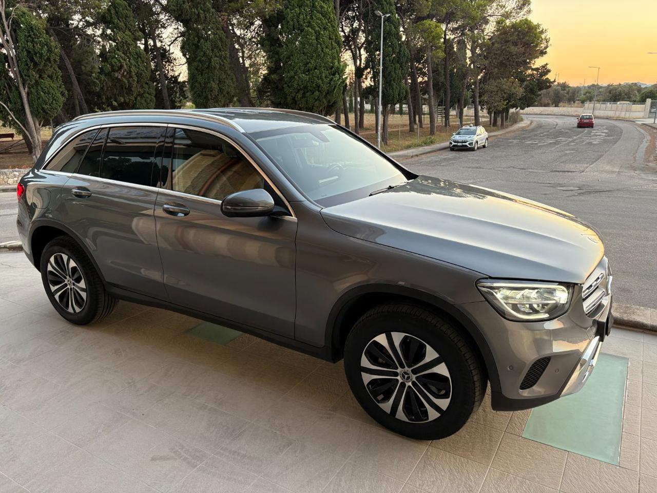 MERCEDES-BENZ GLC 300 de 4Matic Plug-in hybrid Sport. - 3