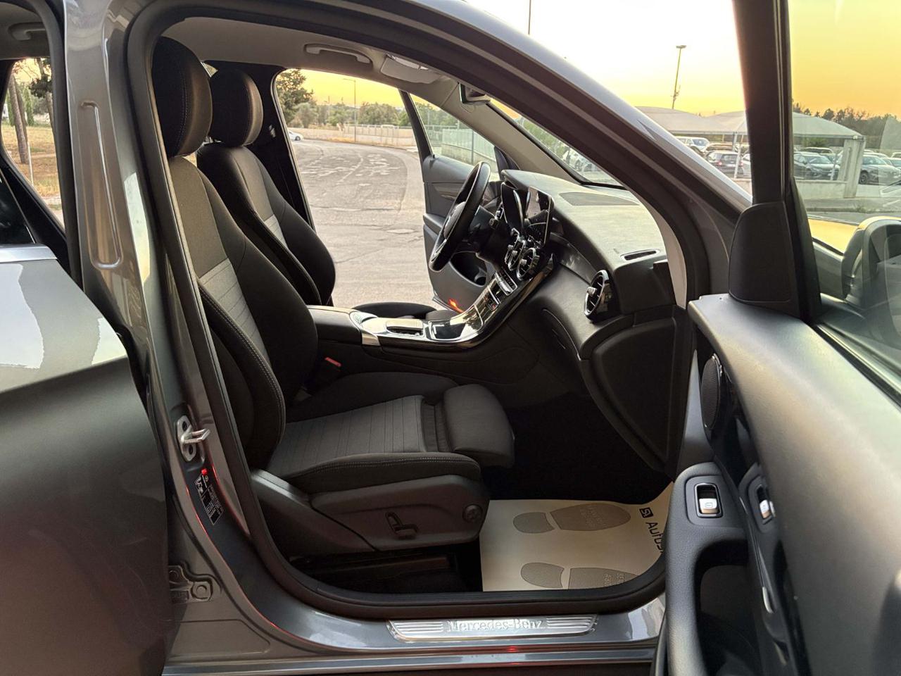 MERCEDES-BENZ GLC 300 de 4Matic Plug-in hybrid Sport. - 9