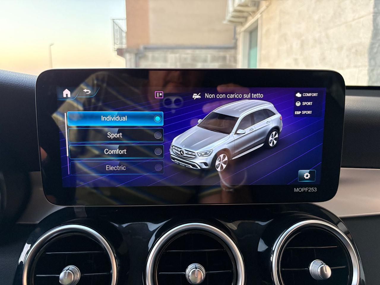 MERCEDES-BENZ GLC 300 de 4Matic Plug-in hybrid Sport. - 35