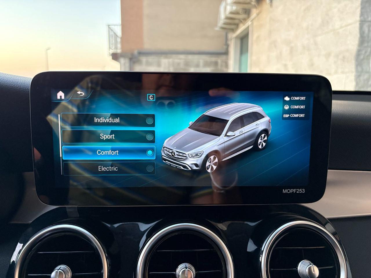 MERCEDES-BENZ GLC 300 de 4Matic Plug-in hybrid Sport. - 37