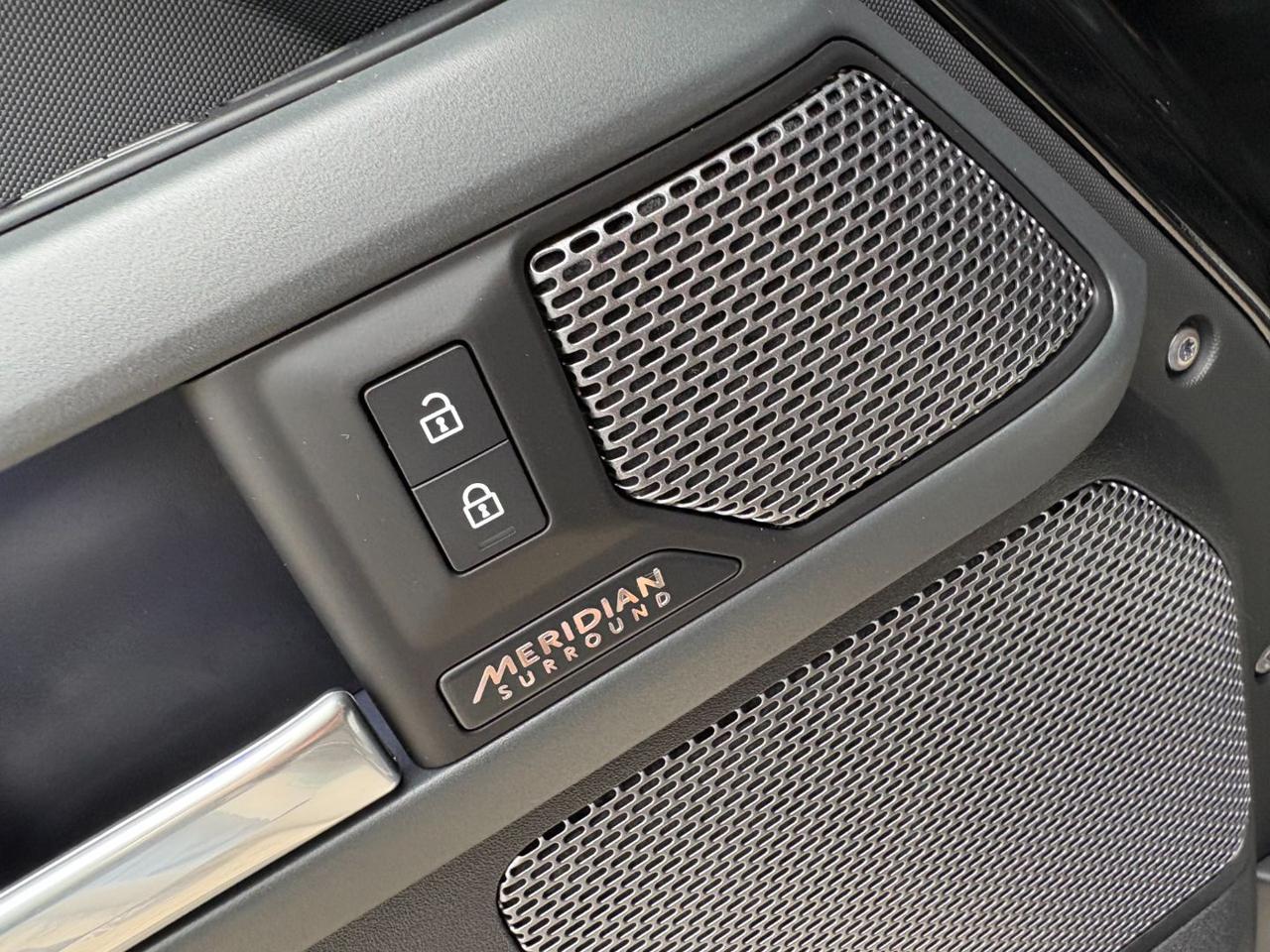 LAND ROVER Defender 110 3.0D I6 250 CV AWD Auto X-Dynamic HSE. - 29