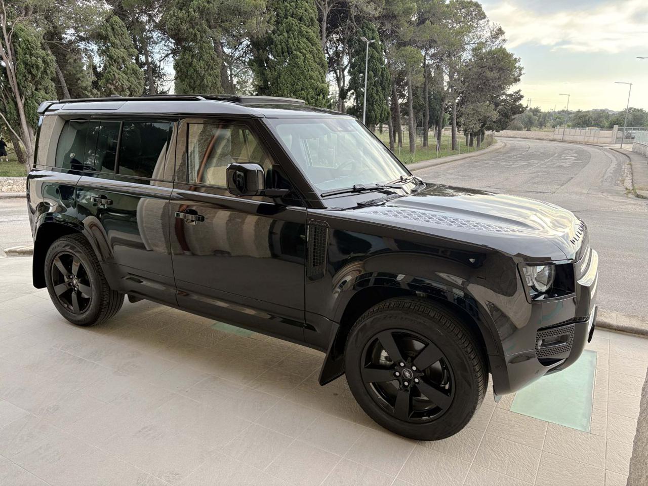 LAND ROVER Defender 110 3.0D I6 250 CV AWD Auto X-Dynamic HSE. - 3