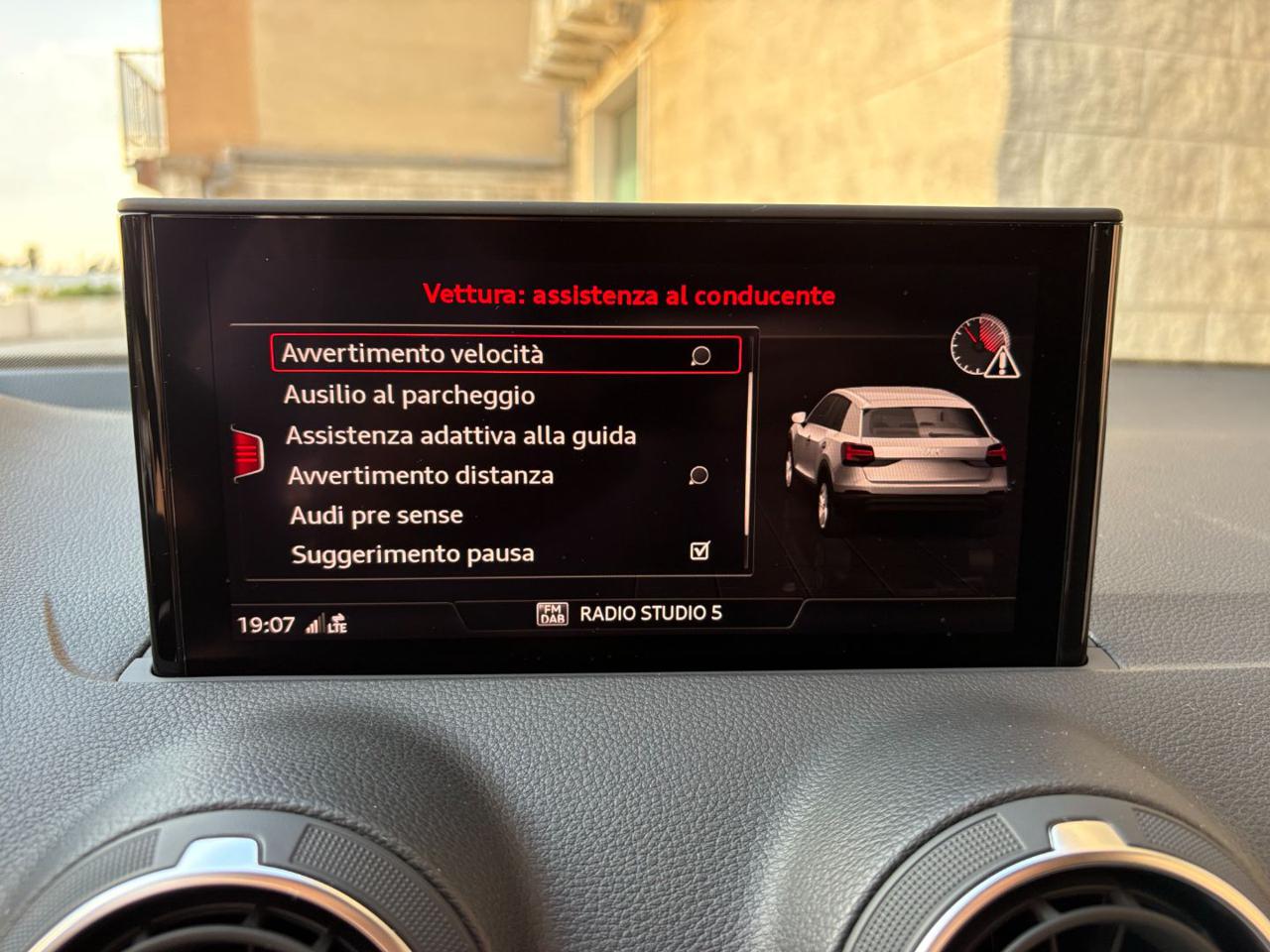 AUDI Q2 30 TDI S tronic Admired Advanced - 28