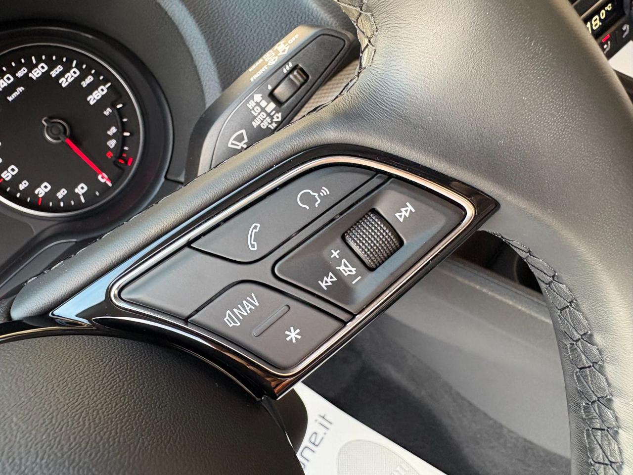 AUDI Q2 30 TDI S tronic Admired Advanced - 26