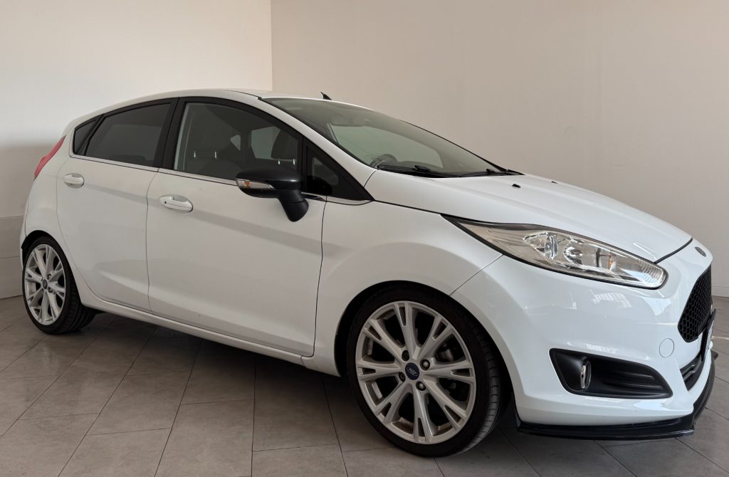 FORD Fiesta 1.0 EcoBoost 100CV 5 porte Black & White Edition - 2