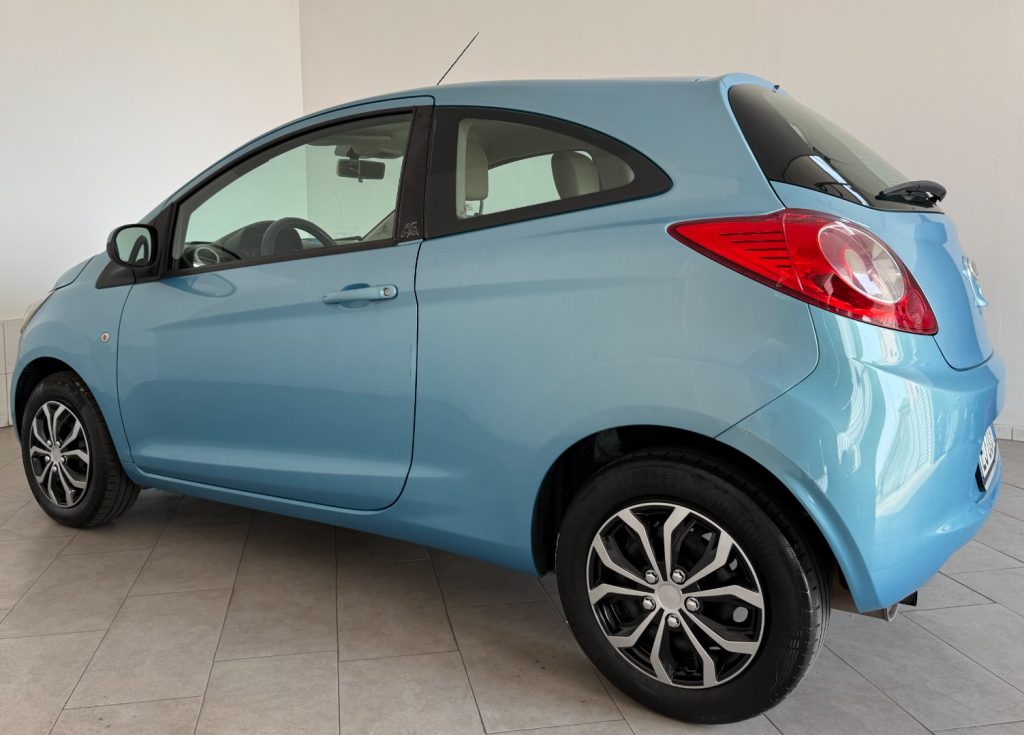 FORD Ka+ 1.2 8V 69CV Business - 10