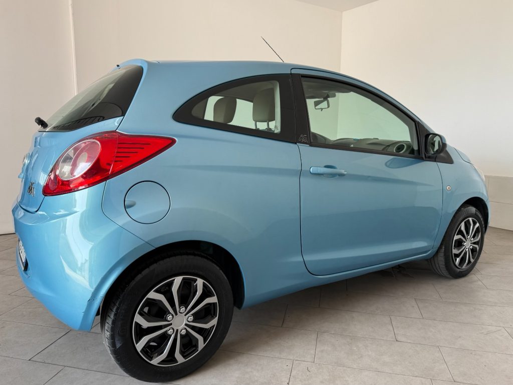 FORD Ka+ 1.2 8V 69CV Business - 9