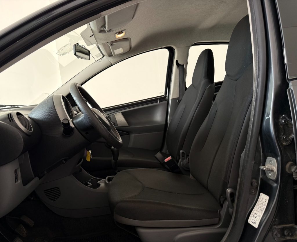TOYOTA Aygo 1.0 12V VVT-i 5 porte. - 4