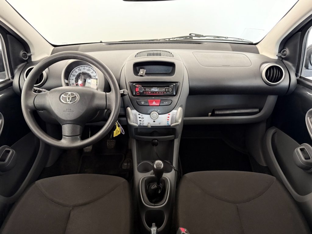 TOYOTA Aygo 1.0 12V VVT-i 5 porte. - 13