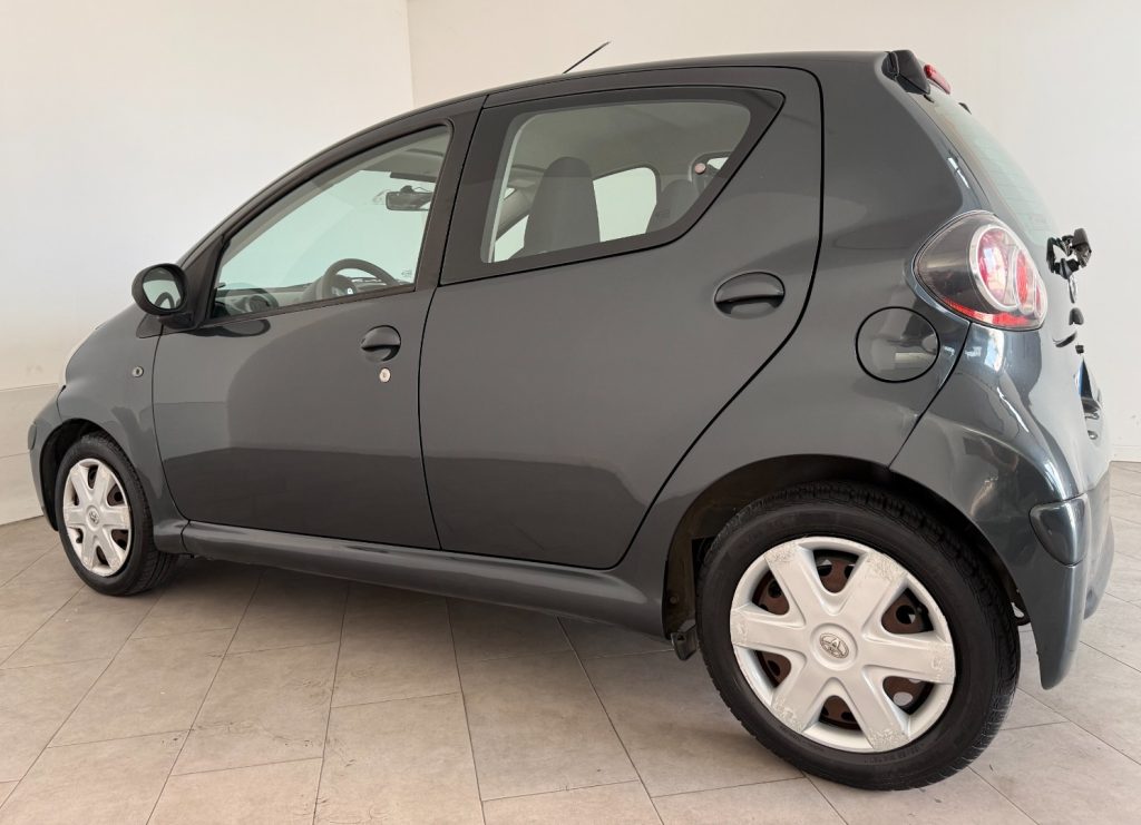 TOYOTA Aygo 1.0 12V VVT-i 5 porte. - 9