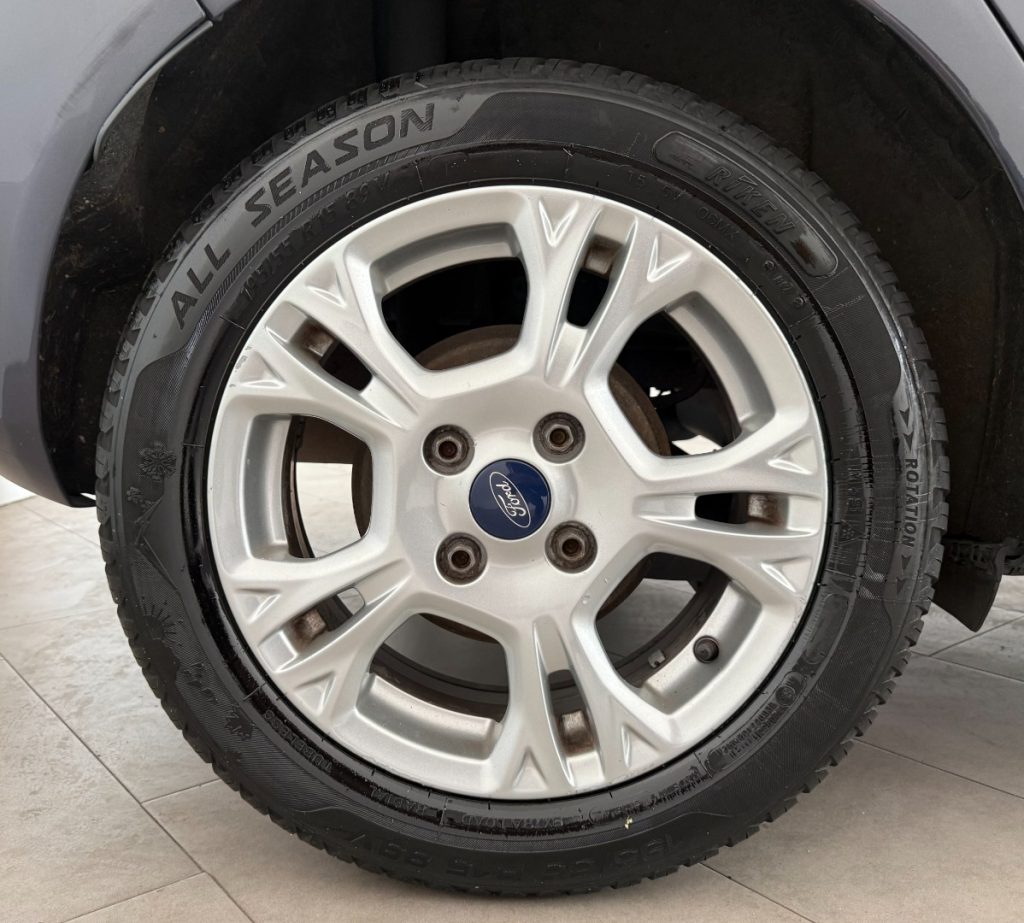 FORD Fiesta 1.4 5p. Bz.- GPL Titanium - 12