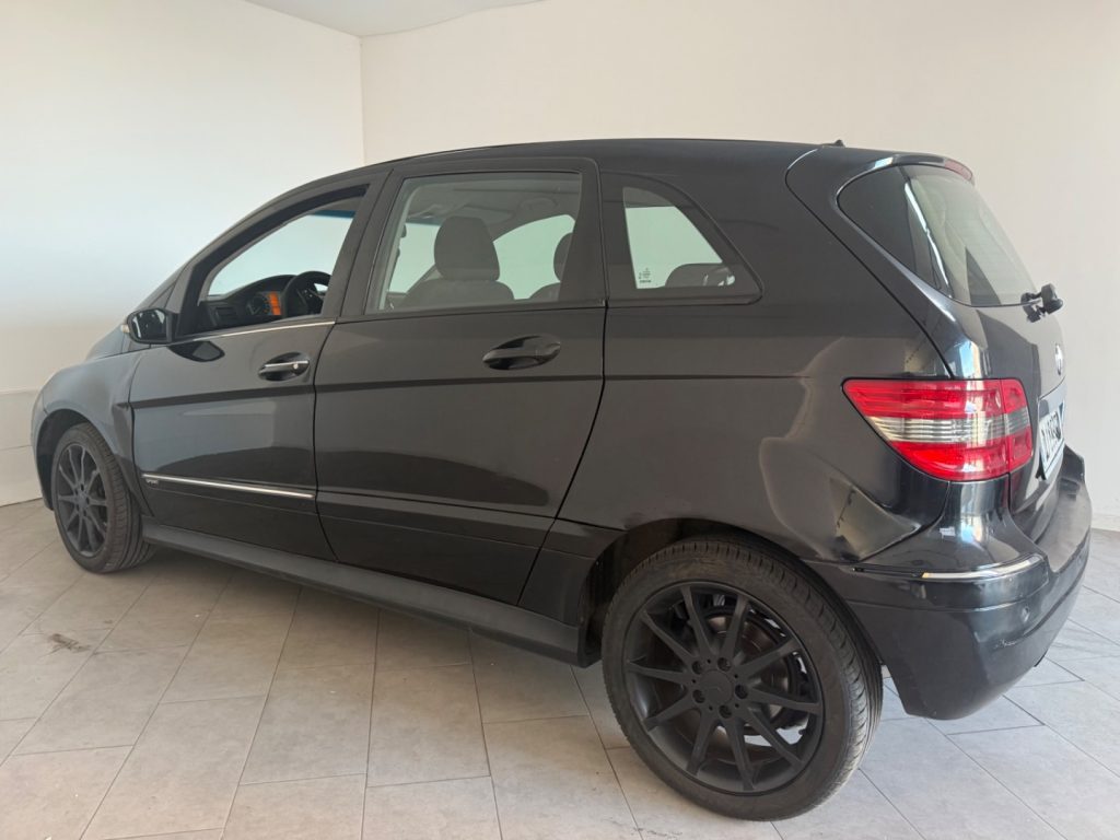MERCEDES-BENZ B 150 Sport - 7