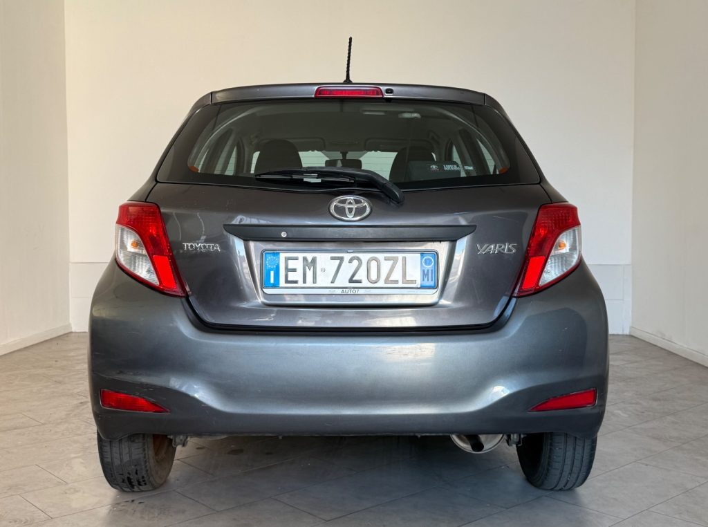 TOYOTA Yaris 1.0 5P Lounge - 6