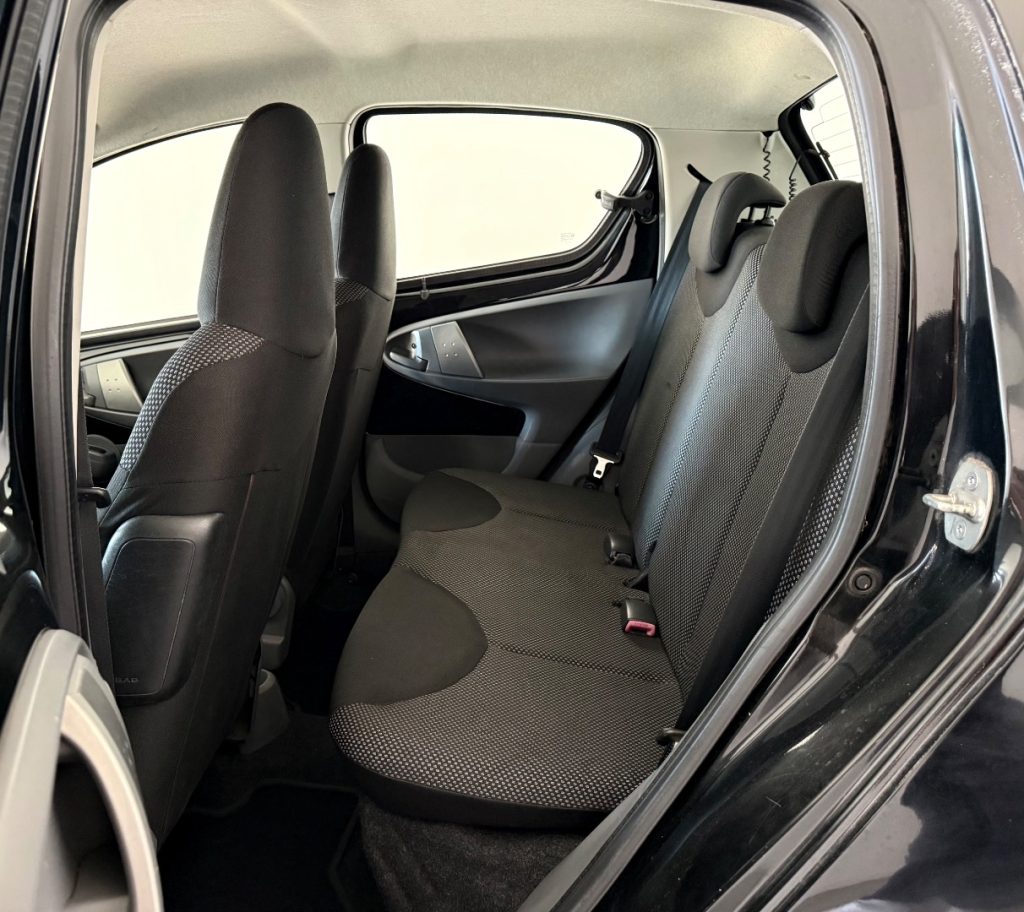 TOYOTA Aygo 1.0 12V VVT-i .5 porte - 13