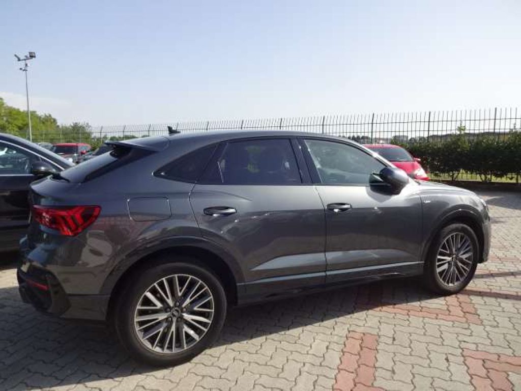 AUDI Q3 Sportback 45 PLUG-IN 1.4 TFSI-E S line edition s-t - 4