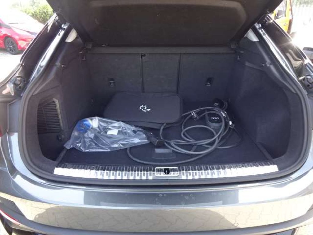AUDI Q3 Sportback 45 PLUG-IN 1.4 TFSI-E S line edition s-t - 6