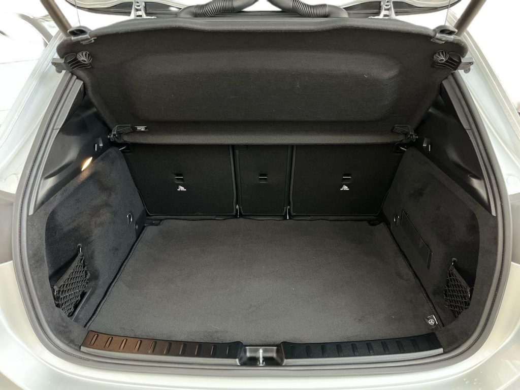 MERCEDES-BENZ GLA 250 e EQ AMG Line Advanced Plus auto - 13