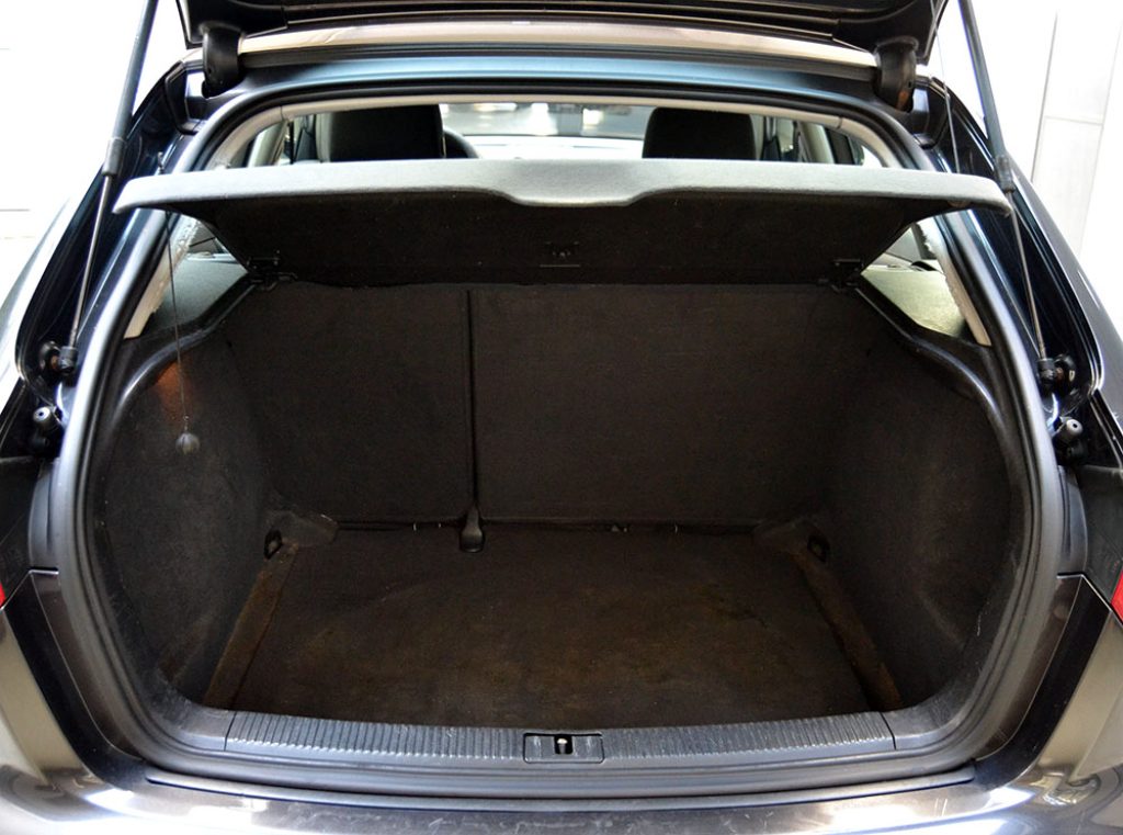 AUDI A3 SPB 1.6 Attraction ** - 8