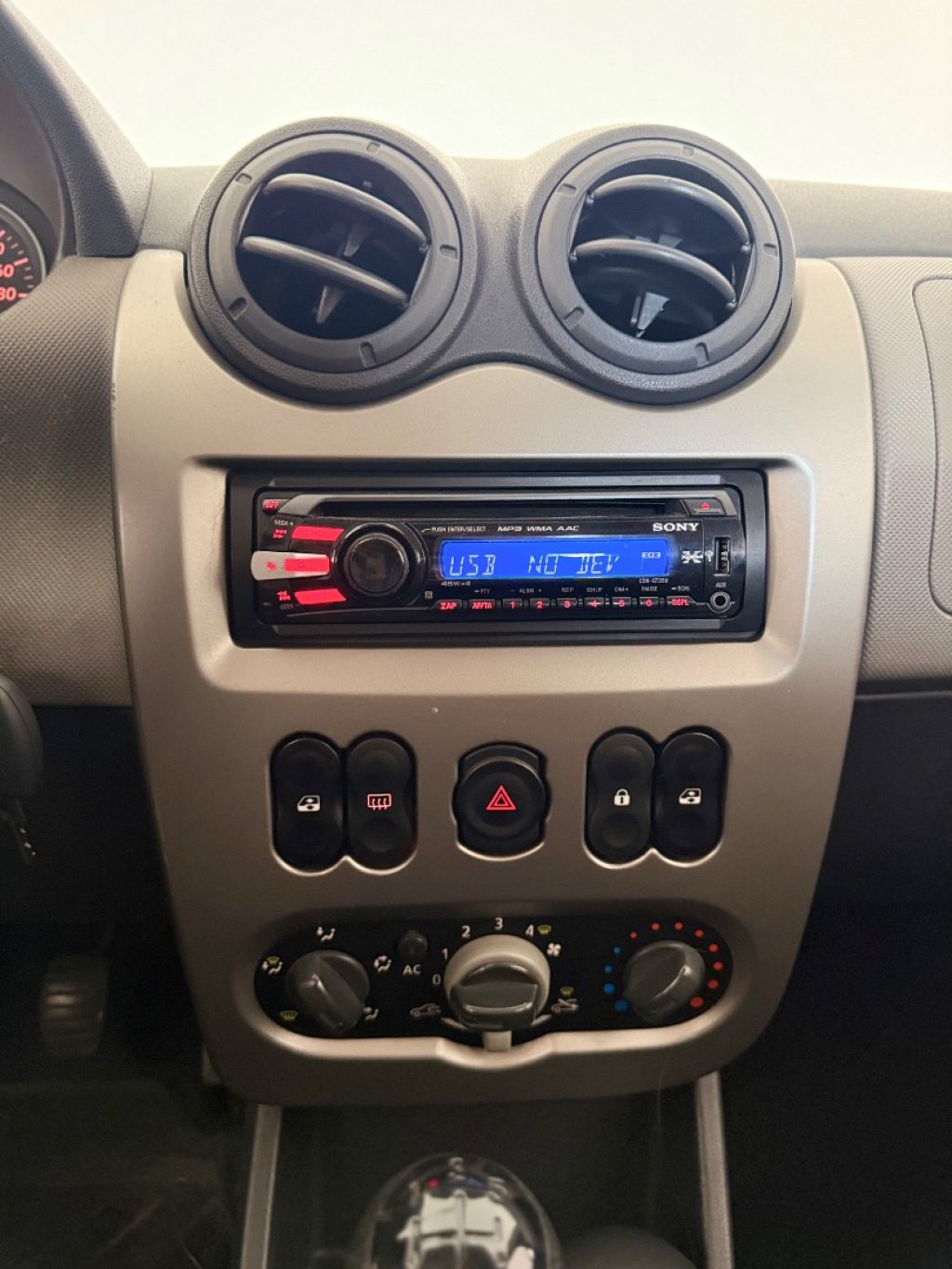 DACIA Sandero 1.2 16V - 15