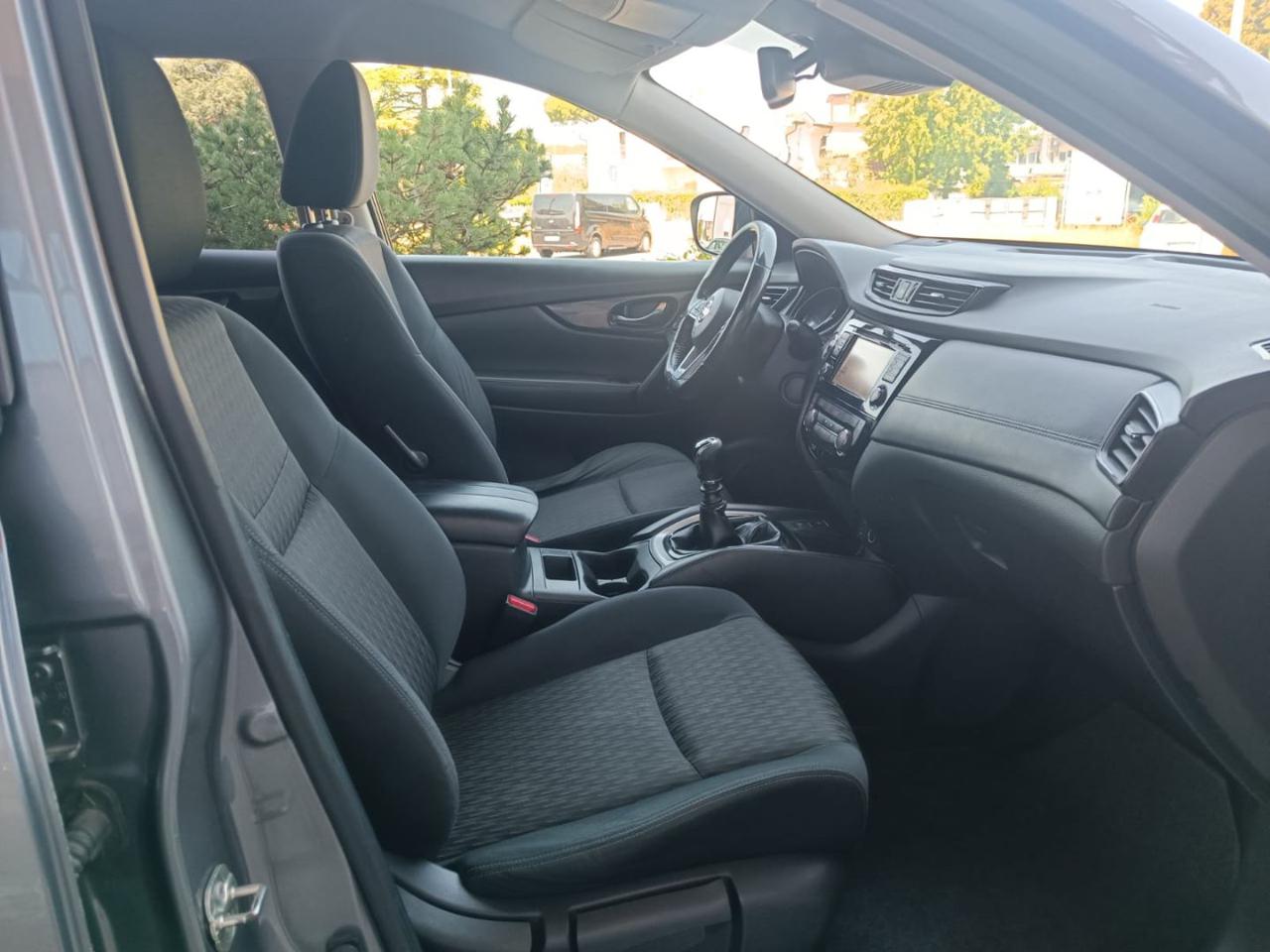 NISSAN X-Trail 1.6 dCi 2WD N-Connecta - 25