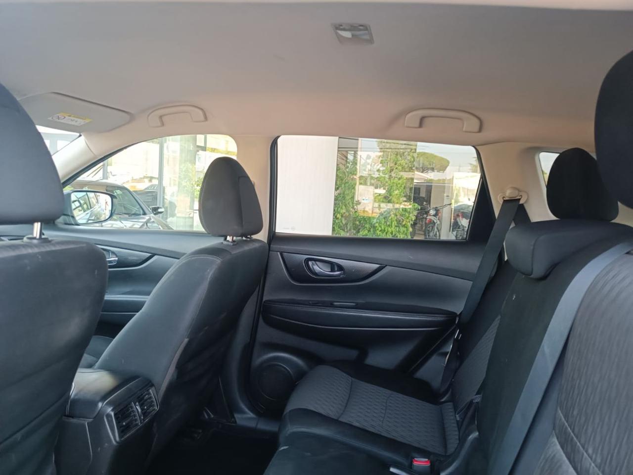 NISSAN X-Trail 1.6 dCi 2WD N-Connecta - 23