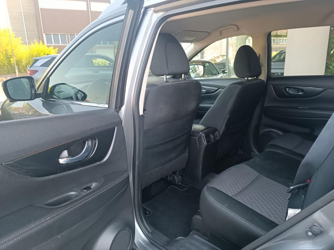 NISSAN X-Trail 1.6 dCi 2WD N-Connecta - 24