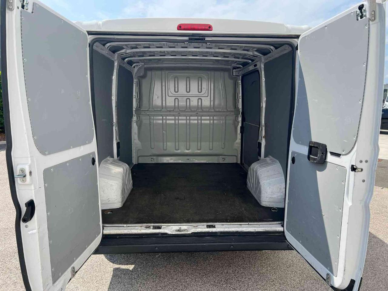 PEUGEOT Boxer 330 2.2 BlueHDi 140 BX L1H1 - 7