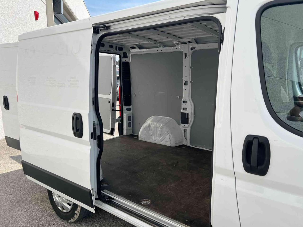 PEUGEOT Boxer 330 2.2 BlueHDi 140 BX L1H1 - 8