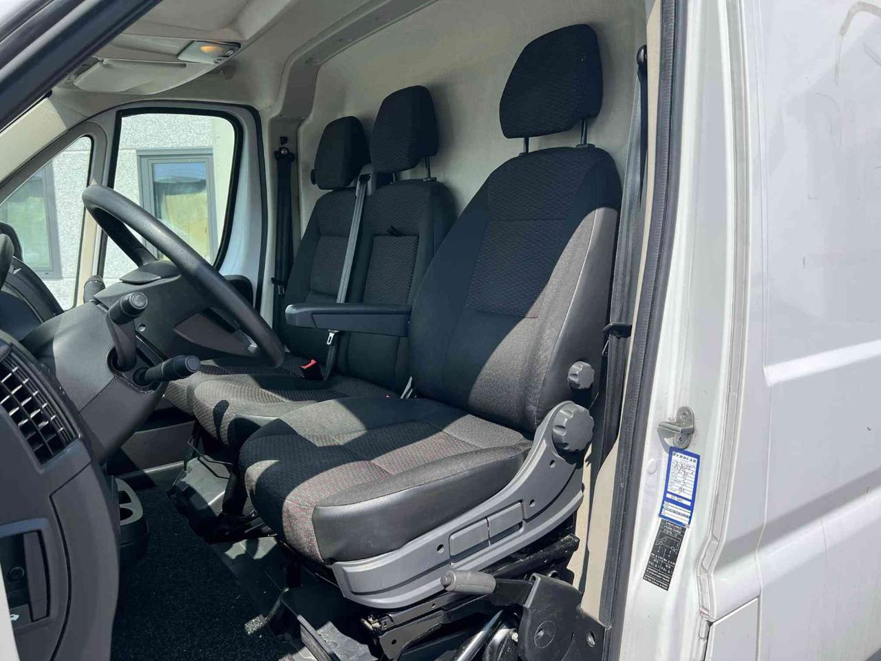 PEUGEOT Boxer 330 2.2 BlueHDi 140 BX L1H1 - 6