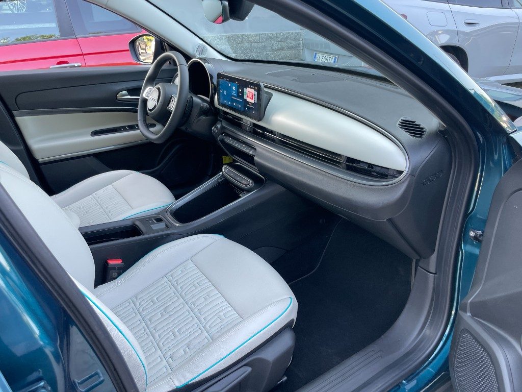 FIAT 600 Hybrid 110 CV DCT MHEV La Prima--12.700KM - 9