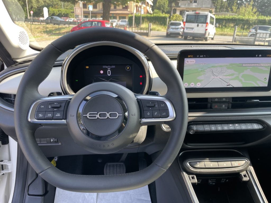 FIAT 600 Hybrid 110 CV DCT MHEV La Prima--17.800KM - 10