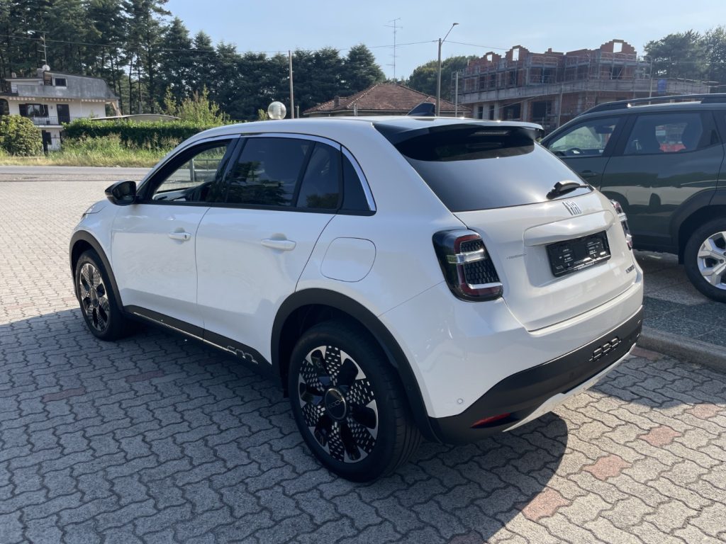 FIAT 600 Hybrid 110 CV DCT MHEV La Prima--16.300KM - 4