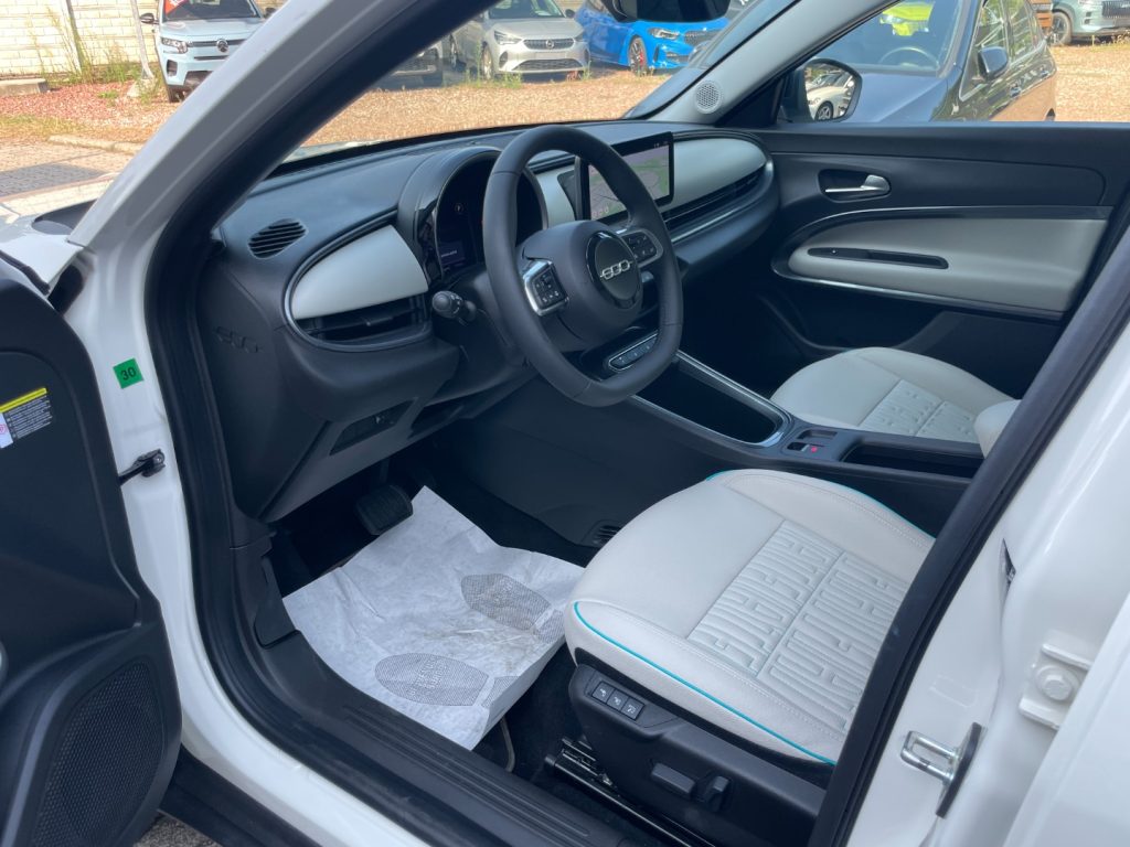 FIAT 600 Hybrid 110 CV DCT MHEV La Prima--16.300KM - 7