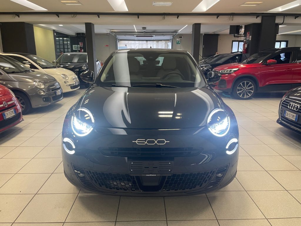 FIAT 600 Hybrid 110 CV DCT MHEV La Prima--14.700KM - 2