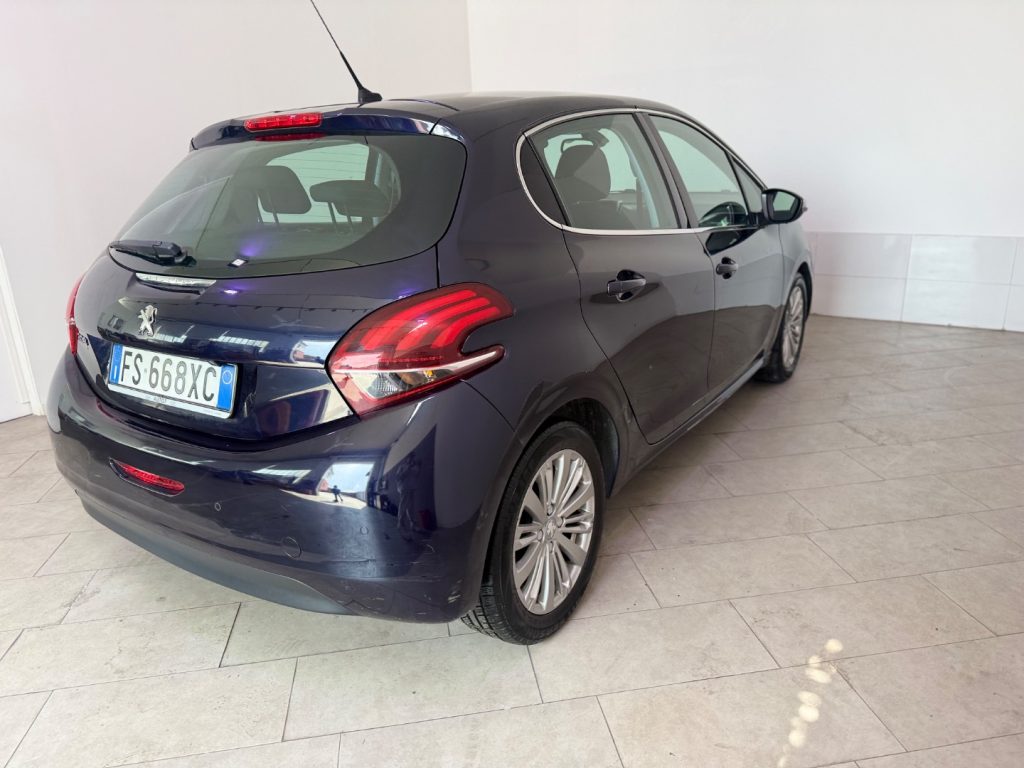 PEUGEOT 208 1° serie PureTech 82 5 porte Allure - 6