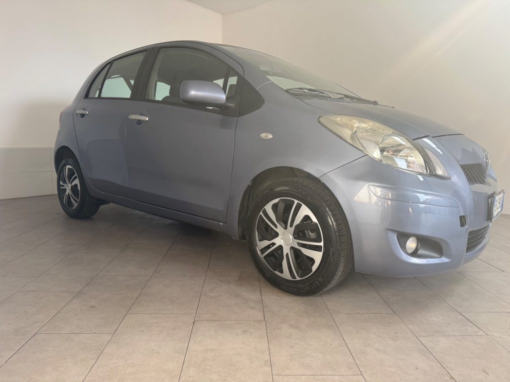 TOYOTA Yaris 1.3 5 porte M-MT Sol - 2