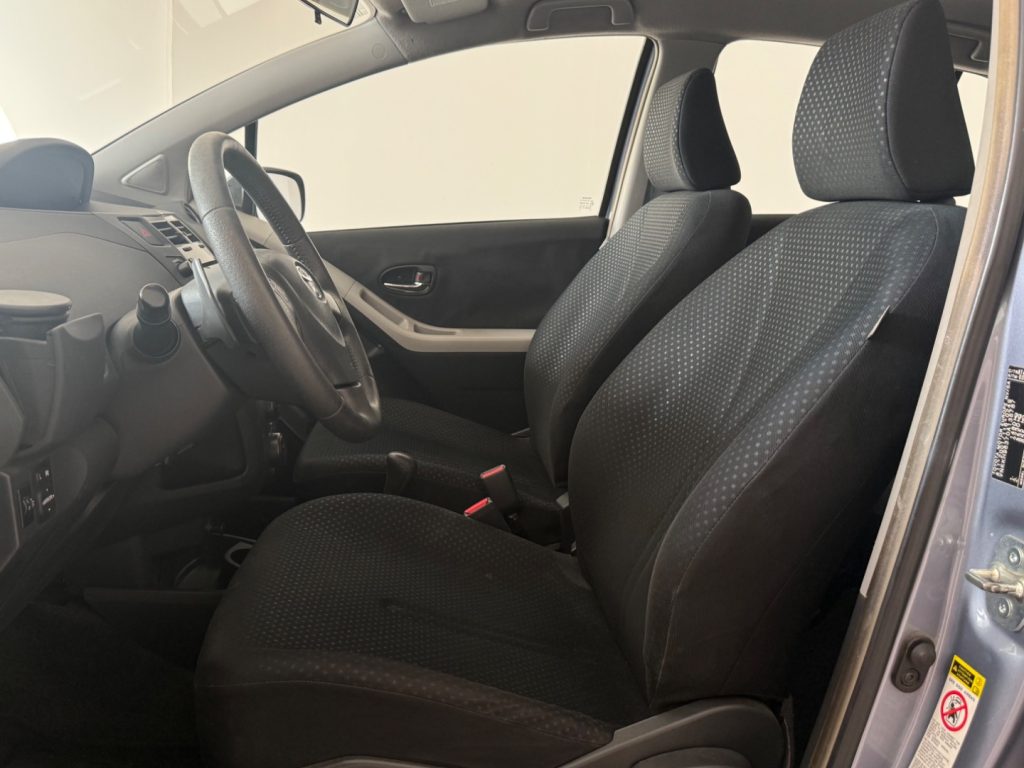 TOYOTA Yaris 1.3 5 porte M-MT Sol - 8