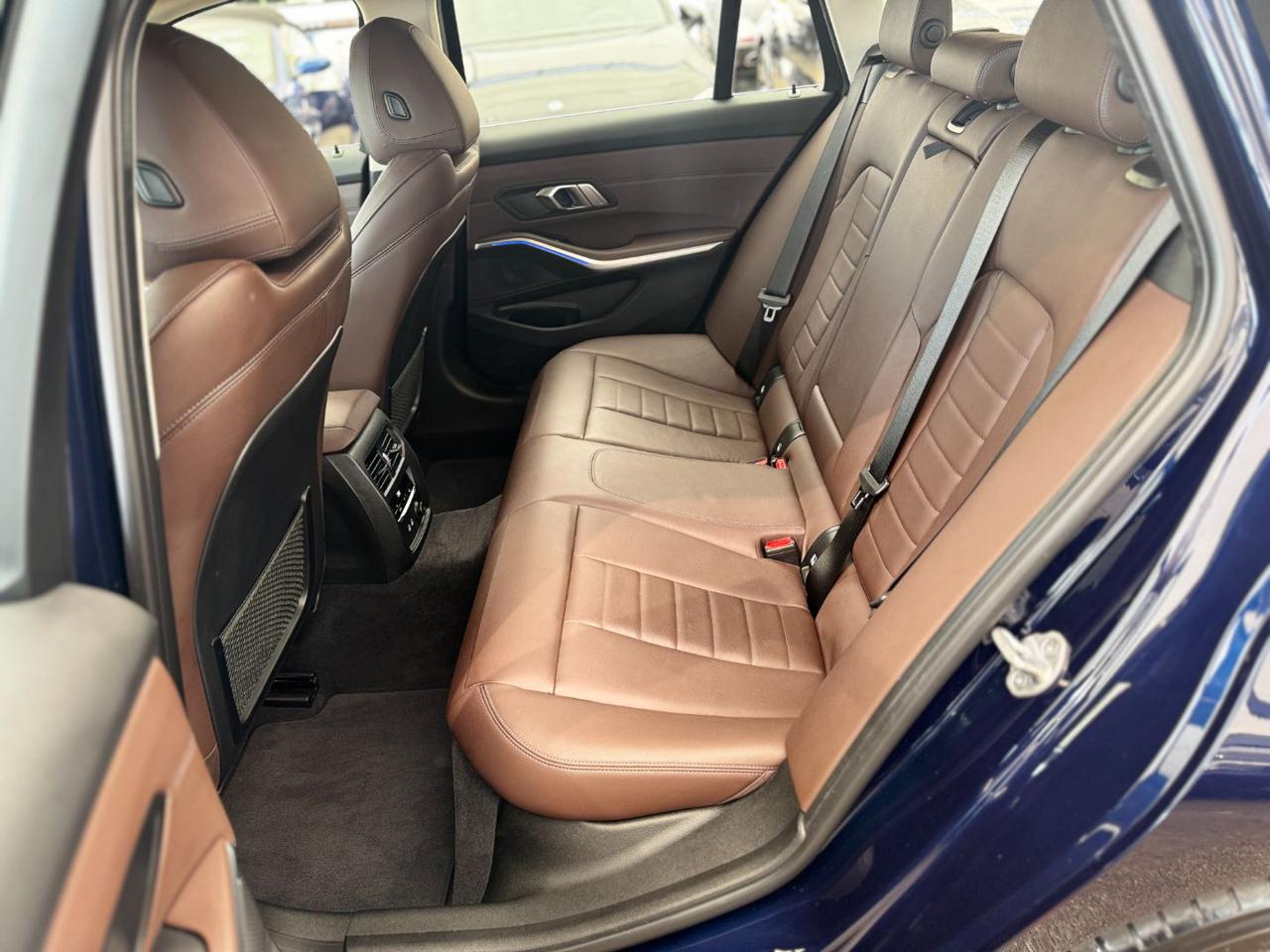 BMW 320 d Touring Luxury (Solo 37.650 KM) - 14