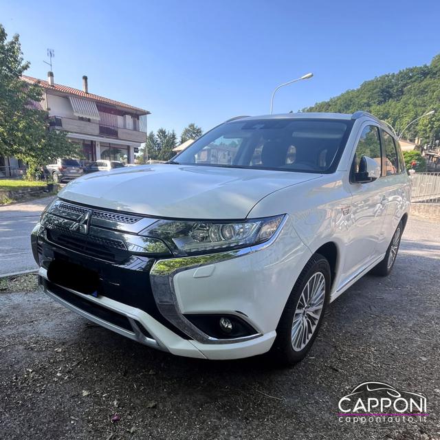 MITSUBISHI Outlander 2.4 MIVEC 4WD PHEV Usato