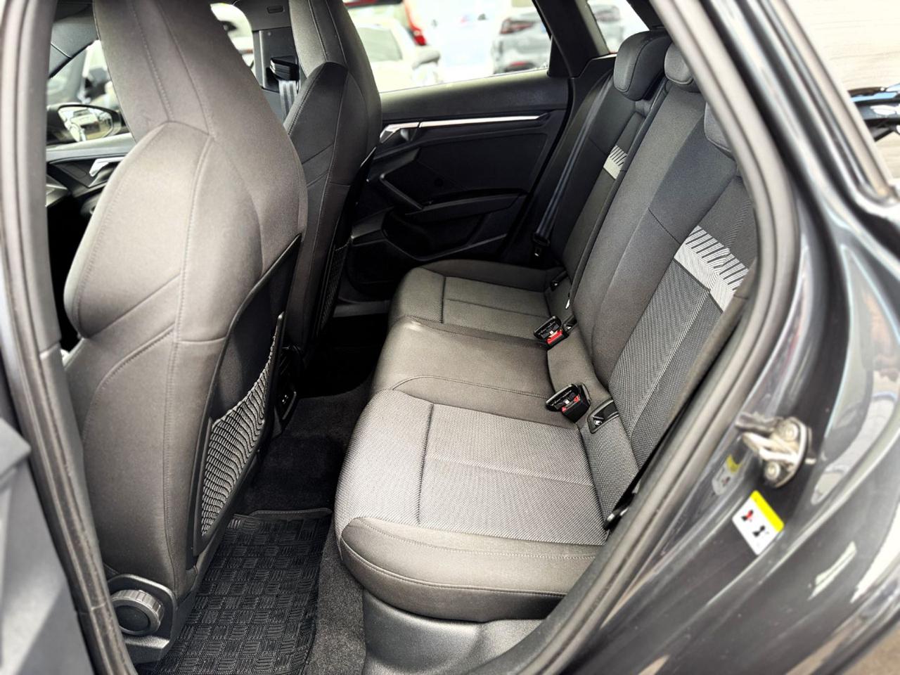 AUDI A3 SPB 35 TDI S-Tronic Sport Edition(Matrix/18) - 24