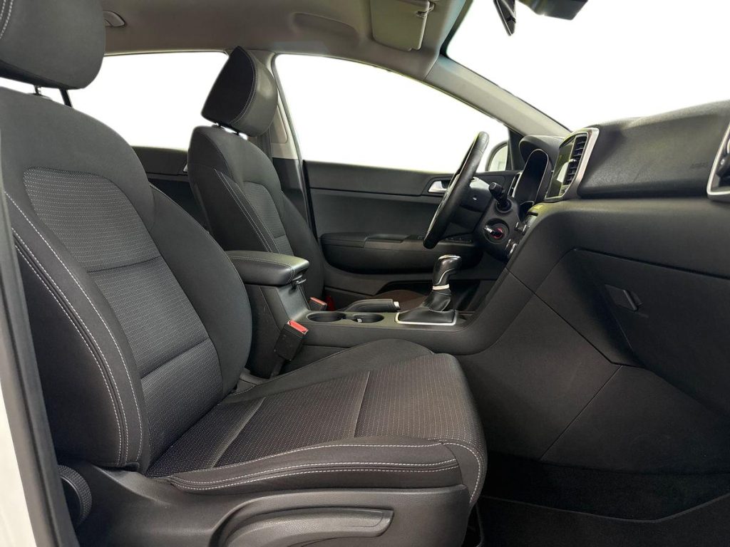 KIA Sportage 1.6 CRDI 136 CV 2WD Mild Hybrid Black Edition - 10