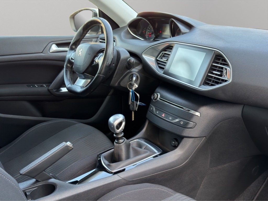 PEUGEOT 208 1.5 110CV SW - 10