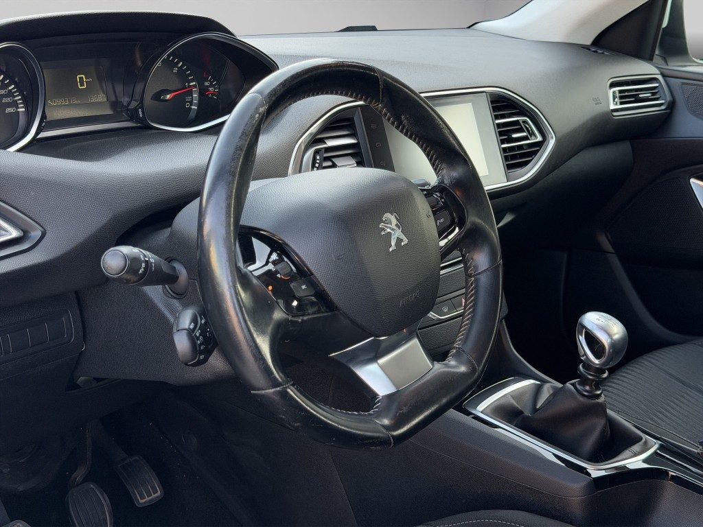 PEUGEOT 208 1.5 110CV SW - 11