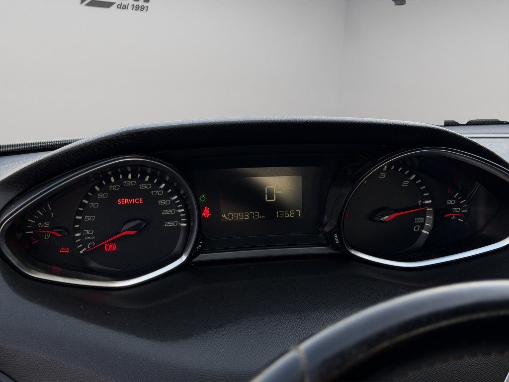 PEUGEOT 208 1.5 110CV SW - 12