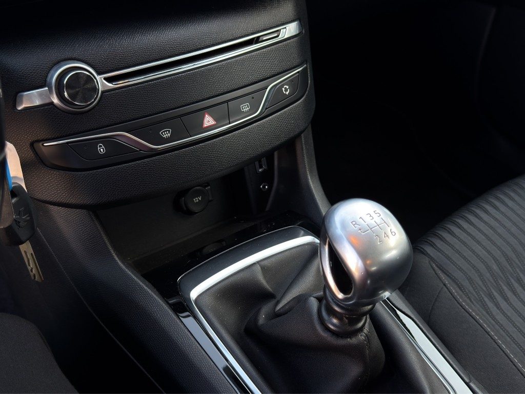 PEUGEOT 208 1.5 110CV SW - 14
