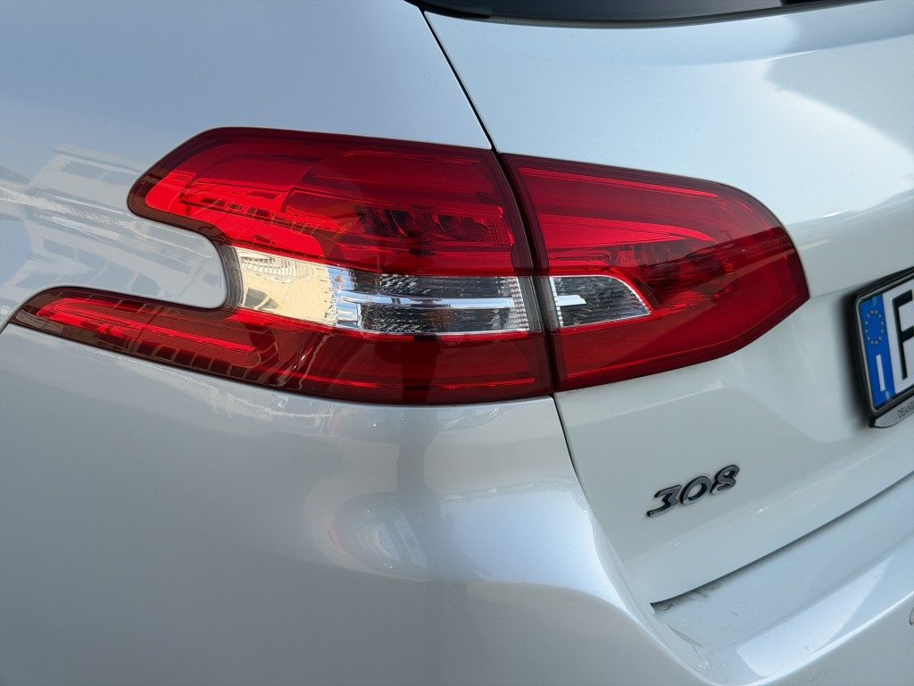 PEUGEOT 208 1.5 110CV SW - 18