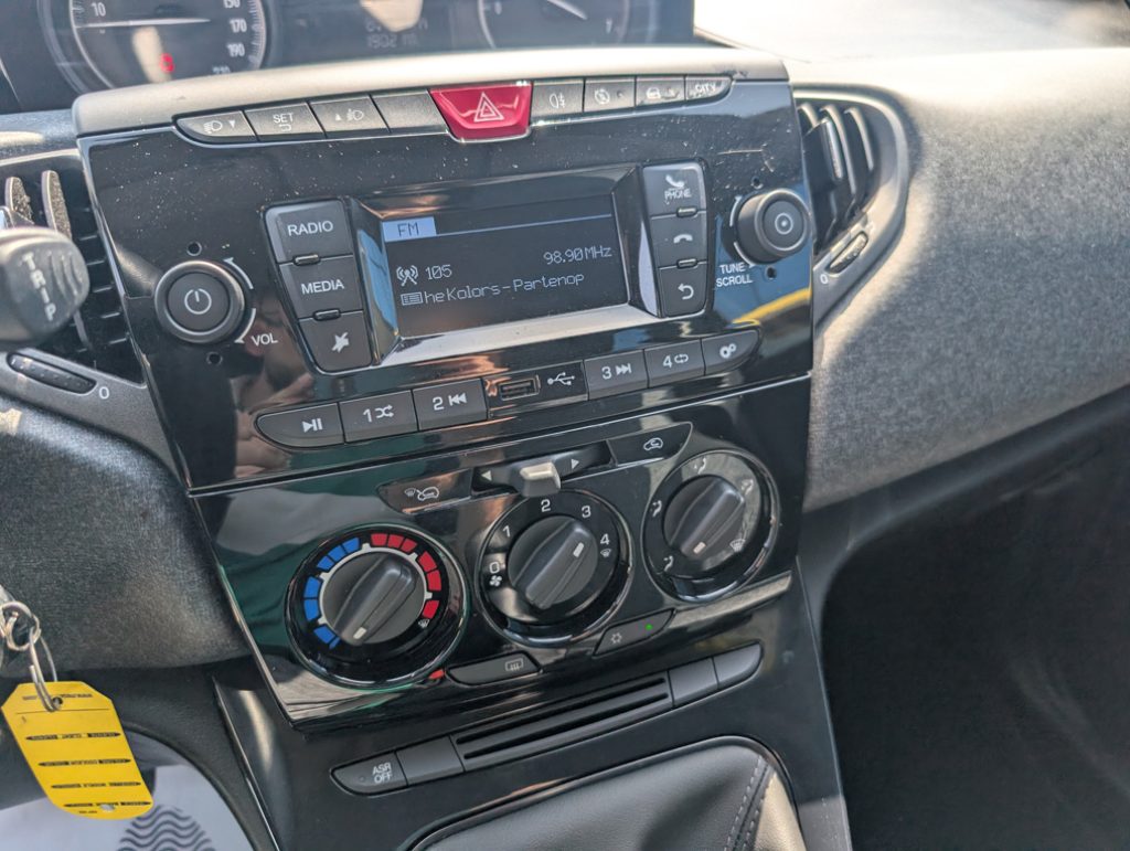 LANCIA Ypsilon 1.0 FireFly S&S Hybrid 5 posti OK NEOPATENTATI - 13